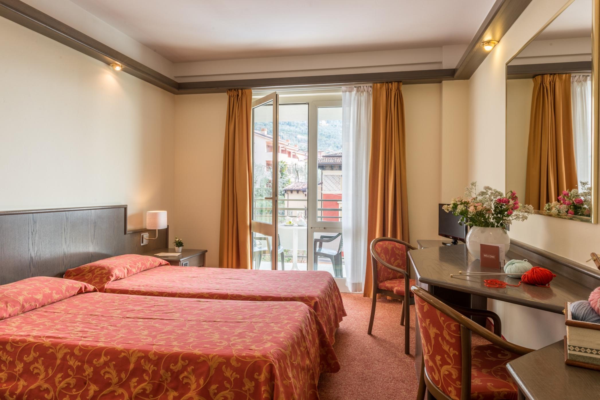 Hotel Drago Brenzone sul Garda Bagian luar foto