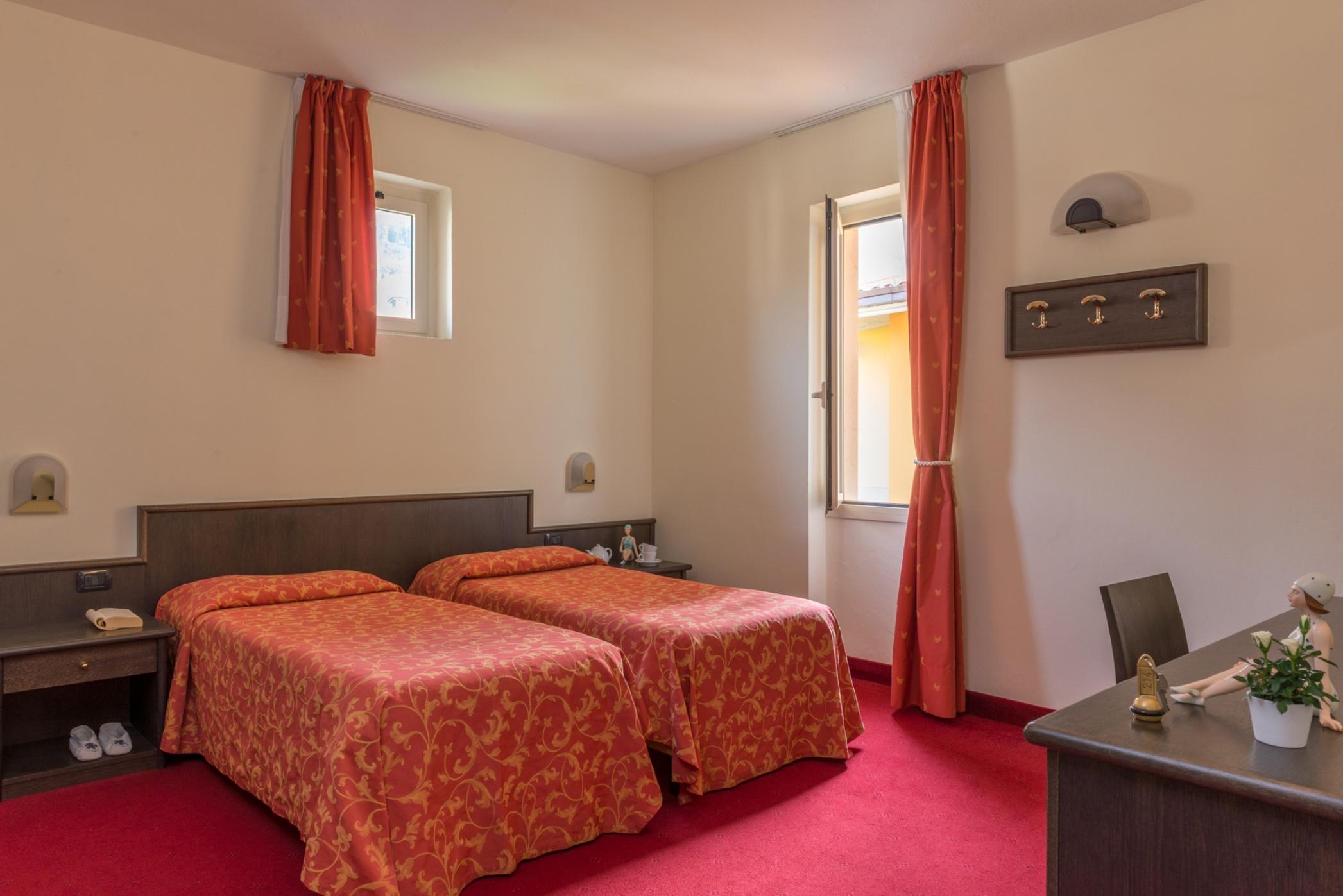 Hotel Drago Brenzone sul Garda Bagian luar foto