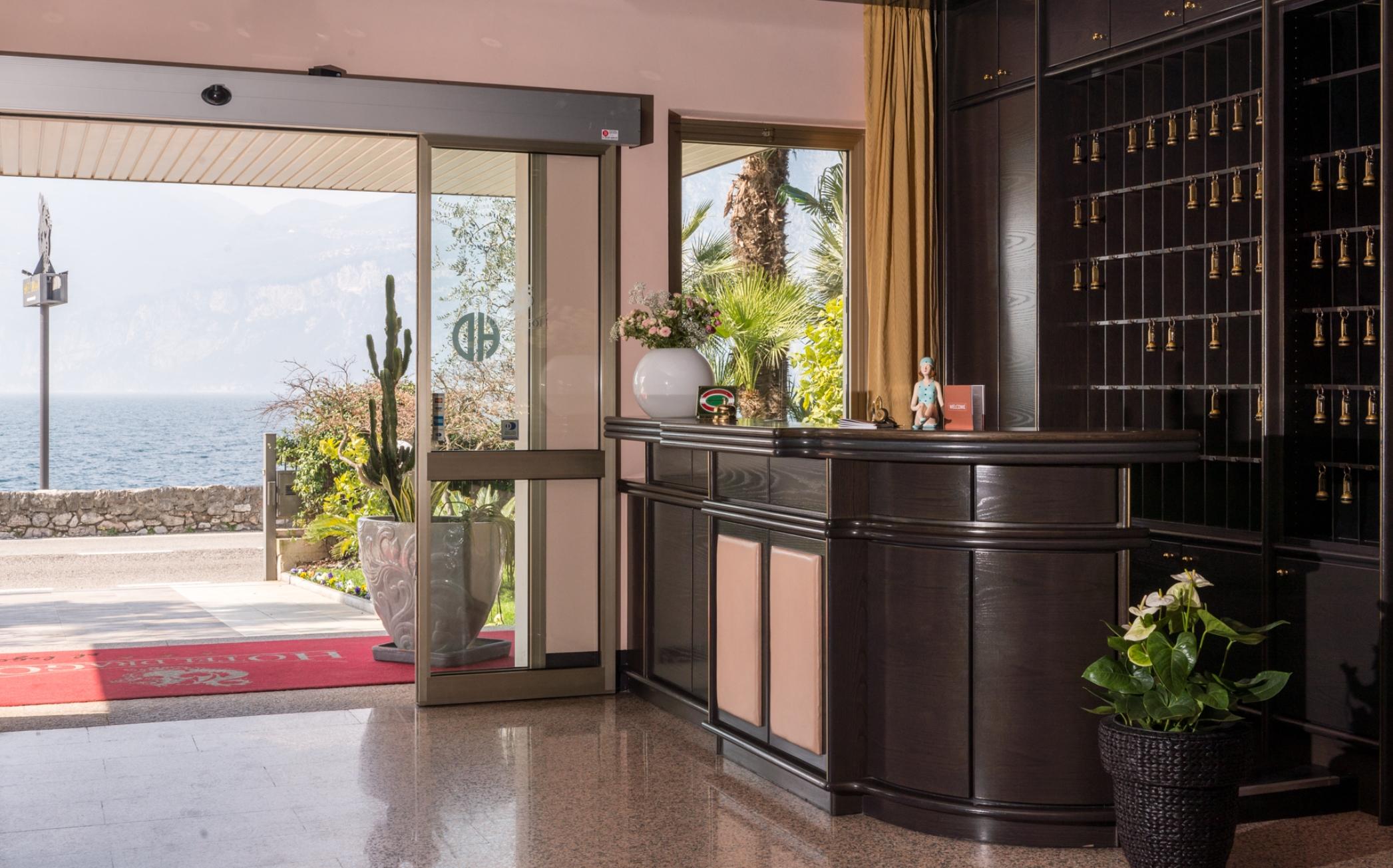 Hotel Drago Brenzone sul Garda Bagian luar foto