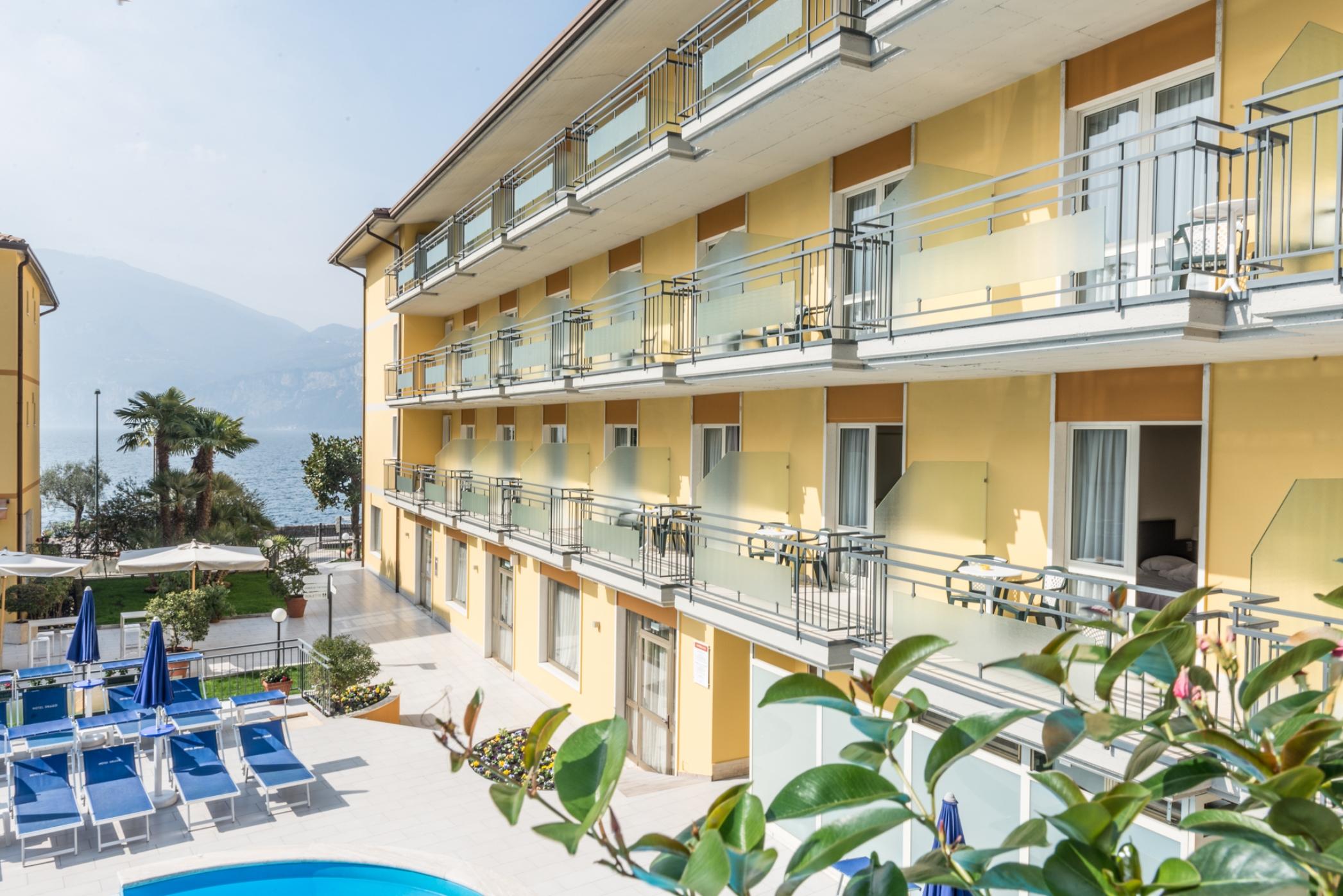 Hotel Drago Brenzone sul Garda Bagian luar foto