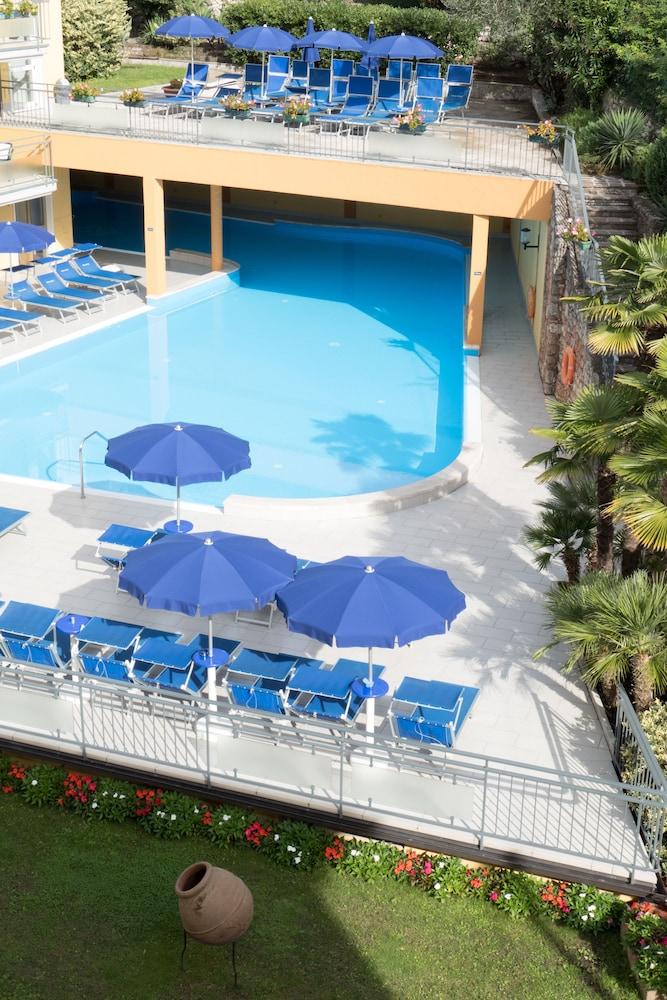 Hotel Drago Brenzone sul Garda Bagian luar foto