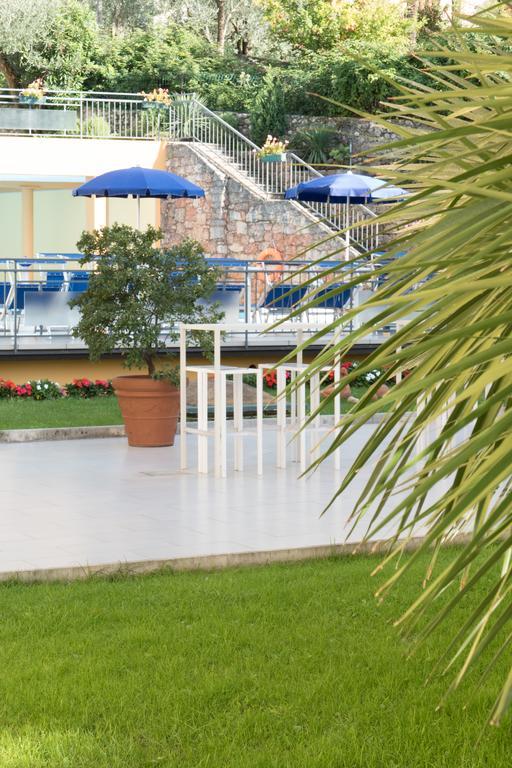 Hotel Drago Brenzone sul Garda Bagian luar foto