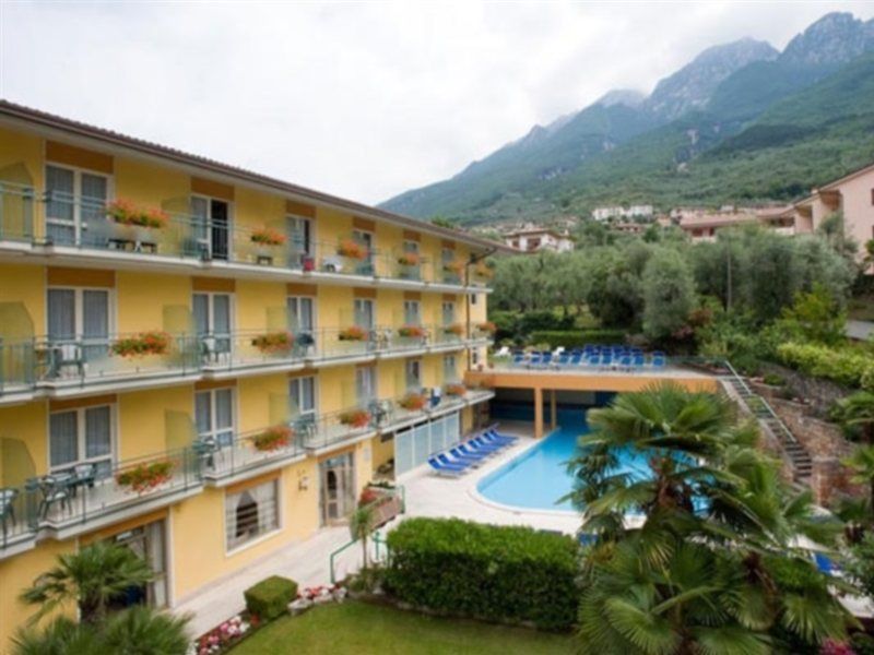 Hotel Drago Brenzone sul Garda Bagian luar foto