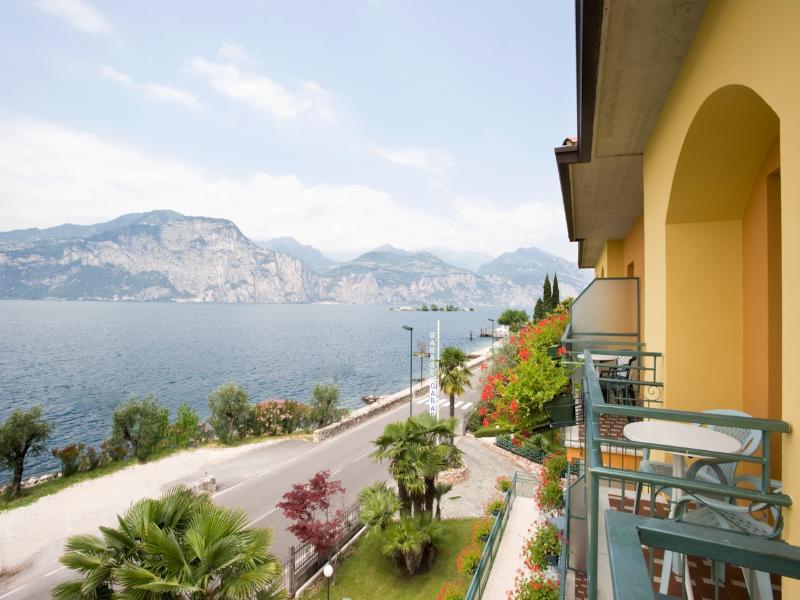 Hotel Drago Brenzone sul Garda Bagian luar foto
